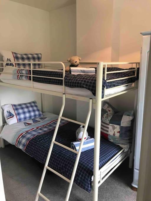 Lilly'S Cottage, Filey, Sleeps 8 Exterior photo
